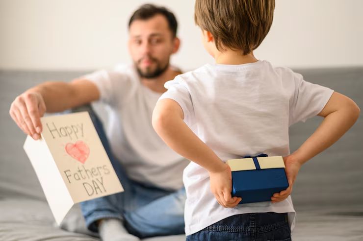 📦 Juin 2025 – Fête des papas : un moment rien que pour lui ! 💼💆‍♂️